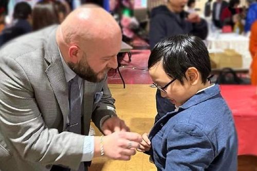 Bé trai Việt Nam được Thủ tướng Canada gửi thư khen và chúc mừng sinh nhật