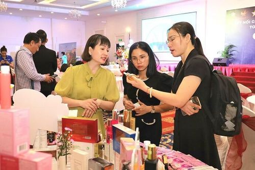 Gần 500 doanh nghiệp tham gia kết nối giao thương cụm Tây Nam Bộ