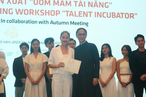Đạo diễn Hoàng Điệp, MC Phí Linh 'tốt nghiệp' lớp diễn xuất tại DANAFF