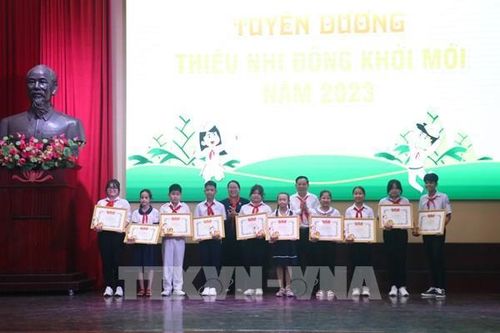 Bồi dưỡng, xây dựng thế hệ thiếu nhi Đồng Khởi mới