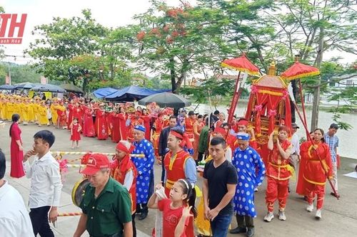 Lễ hội Phủ Nhì tưởng niệm ngày mất Hoàng Thái hậu Ngô Thị Ngọc Dao