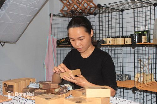 Nữ kỹ sư khởi nghiệp với xà bông thảo mộc