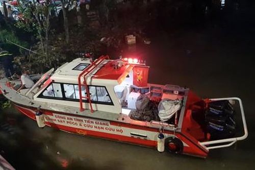 Cảnh sát lặn tìm người đàn ông nhảy cầu Thạnh Trị tự vẫn trong đêm