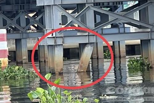 TPHCM: Sà lan tông cong cọc thép của trụ cầu An Phú Đông