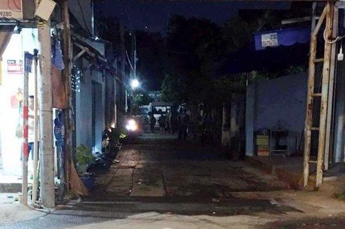 TP.HCM: Bé gái 2 tuổi bị xe rác tông tử vong khi đi trong hẻm