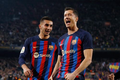 Barca kiếm gần 100 triệu euro tiền thưởng vô địch La Liga