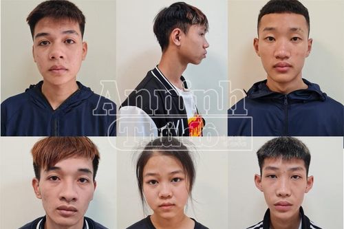 Nữ sinh cấp 2 nhờ người yêu gọi bạn đánh 'gã' trai tán tỉnh mình rồi cướp điện thoại