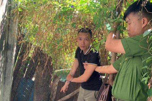 Truy nóng nghi phạm dùng dao cướp vàng của chủ tiệm quần áo