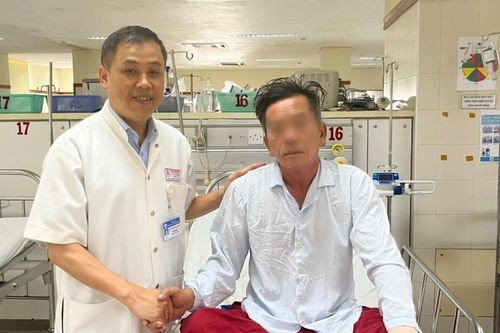 Vụ Chủ tịch phường bị đâm ở Huế: Phục hồi sức khỏe qua cơn nguy kịch