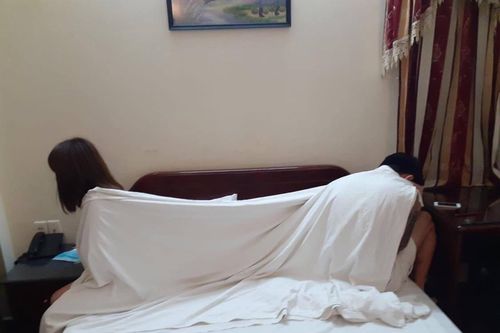 'Má mì' nuôi nhiều chân dài trả lương hàng chục triệu để bán dâm