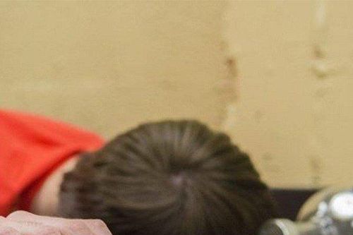 Đi ăn cỗ, 3 người đàn ông suýt mất mạng vì trong rượu có độc tố