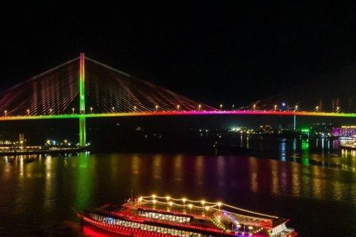 Ra mắt show nghệ thuật đa phương tiện trên du thuyền đầu tiên tại Việt Nam