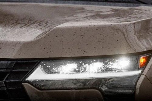 Lexus GX hé lộ hình ảnh đầu tiên trên các trang mạng xã hội