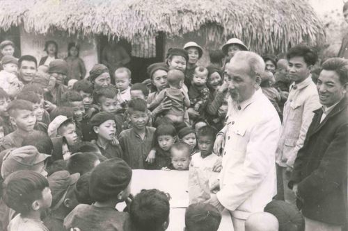 Nhân cách văn hóa Hồ Chí Minh