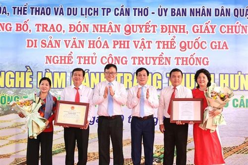 Cần Thơ: Trao Bằng công nhận nghề làm bánh tráng Thuận Hưng là Di sản văn hóa phi vật thể quốc gia