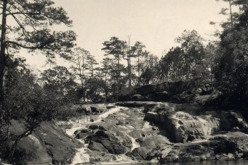 Ngắm phong cảnh hoang sơ trên đường đi Đà Lạt năm 1934