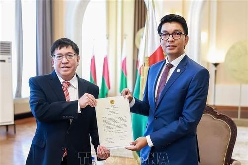 Madagascar ngưỡng mộ sự phát triển mạnh mẽ của Việt Nam
