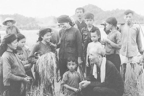 Nhớ Bác, lòng ta trong sáng hơn