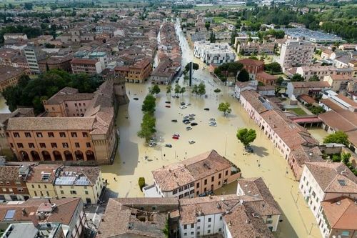 Hình ảnh lũ lụt kinh hoàng ở Italy khiến hàng nghìn người sơ tán