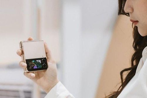Samsung mất thị phần thê thảm trong phân khúc smartphone màn hình gập