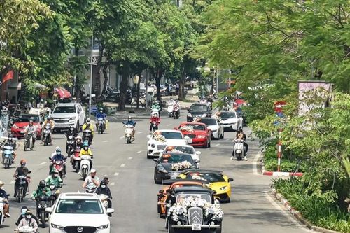 Choáng ngợp dàn siêu xe xuất hiện trong đám cưới của thiếu gia nhà Bảo Tín Mạnh Hải?