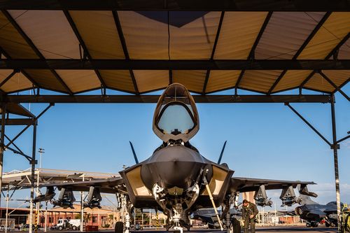 Làm cách nào để tiêm kích tàng hình F-35 bật 'chế độ quái thú'?