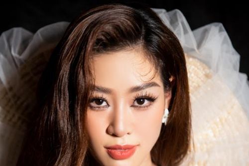 Hoa hậu Khánh Vân đẹp như 'nàng tiên hoa' trong show diễn tôn vinh thời trang Việt
