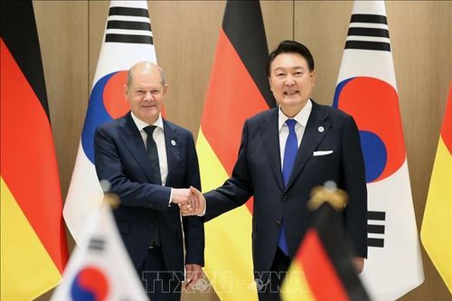 Thủ tướng Đức Olaf Scholz thăm Khu phi quân sự liên Triều