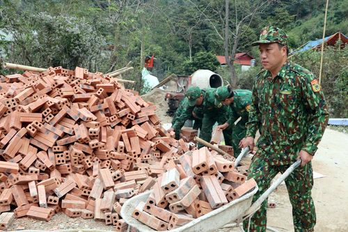 Xây dựng 'thế trận lòng dân' khu vực biên giới