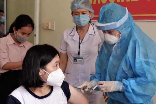 Người dân vẫn được tiêm miễn phí vaccine phòng COVID-19