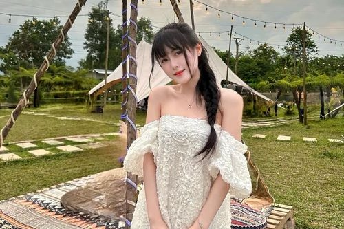 Gái xinh được mệnh danh 'nàng thơ xứ Huế' phiên bản mới là ai?