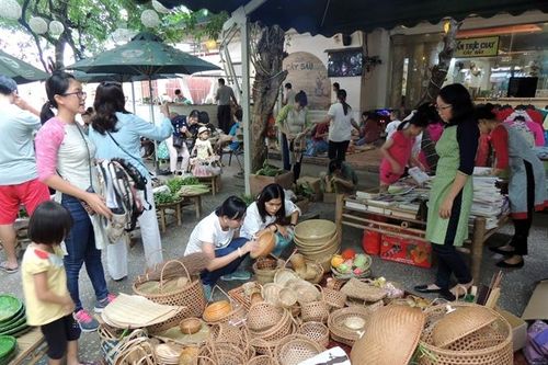 Phiên chợ 'Hành động xanh': Ý tưởng thiết thực vì môi trường