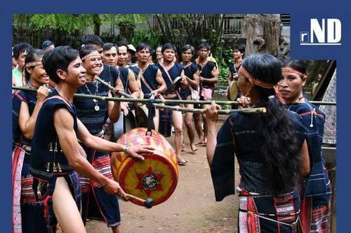 Tình ruột thịt, nghĩa đồng bào