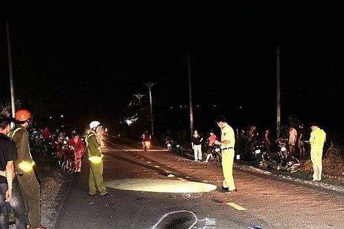 Bình Thuận: Tông vào nhóm người đi làm thanh long về, 6 người bị thương