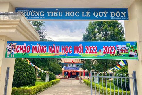 Kon Tum: 11 học sinh tiểu học nhập viện sau tiệc liên hoan