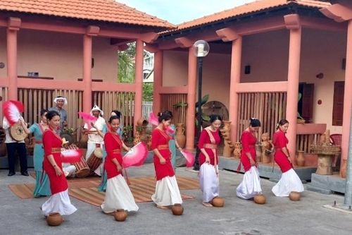 Phát triển du lịch vùng đồng bào Chăm ở Ninh Thuận