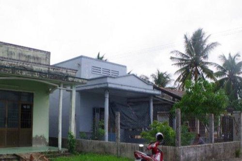 Chích điện vợ hờ vì không được ngủ chung