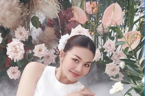 Cuộc sống tuổi 40 của siêu mẫu đắt giá nhất showbiz Việt một thời