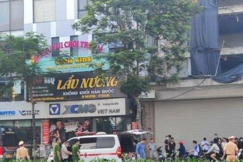 Hà Nội: Người phụ nữ đi xe đạp bị ô tô tông tử vong