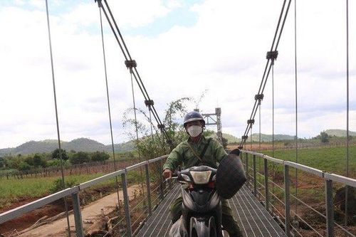 Nhiều cầu treo ở huyện biên giới hư hỏng, xuống cấp nghiêm trọng