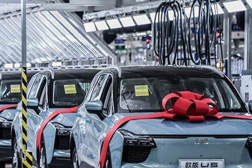 Trung Quốc xuất khẩu xe ra toàn cầu nhiều hơn Nhật Bản
