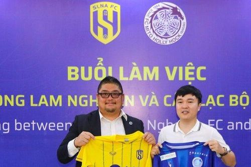 Mito HollyHock Nhật Bản làm việc với SLNA hợp tác phát triển bóng đá