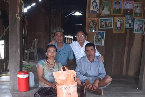 Thấu hiểu văn hóa đa dân tộc, Thẩm phán vững bước giữa đại ngàn