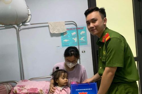 Tuổi trẻ Thủ đô lan tỏa yêu thương đến bệnh nhi ngày 1/6