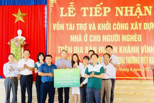 Vietcombank tài trợ 8 tỷ đồng để huyện Khánh Vĩnh xây nhà ở cho người nghèo