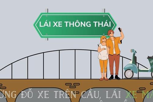 Dừng đỗ xe trên cầu để hóng gió, chụp ảnh, lái xe máy bị phạt bao nhiêu tiền?