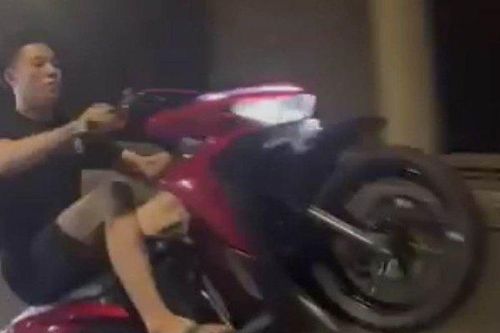 Tạm giữ nhóm thanh niên 'bốc đầu' xe máy rồi khoe clip lên mạng xã hội
