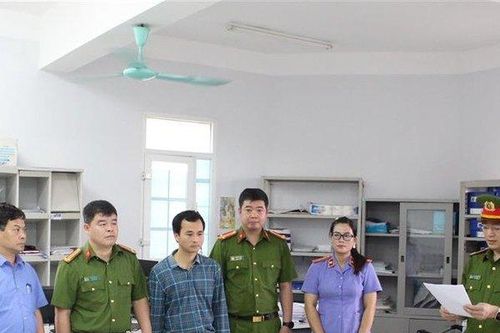 Bắt tạm giam Phó giám đốc trung tâm thuộc Đại học Tây Bắc