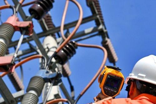 EVN giải thích việc tăng giá điện nhưng vẫn đem gửi hàng vạn tỷ đồng