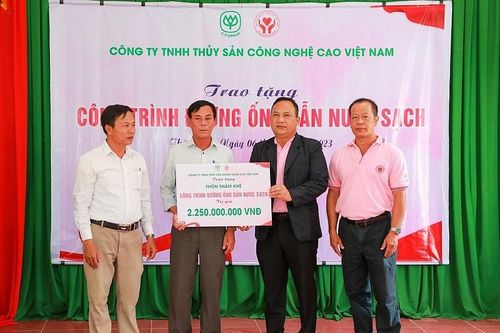 AAVN đưa nước sạch đến cho bà con thôn Thâm Khê, tỉnh Quảng Trị